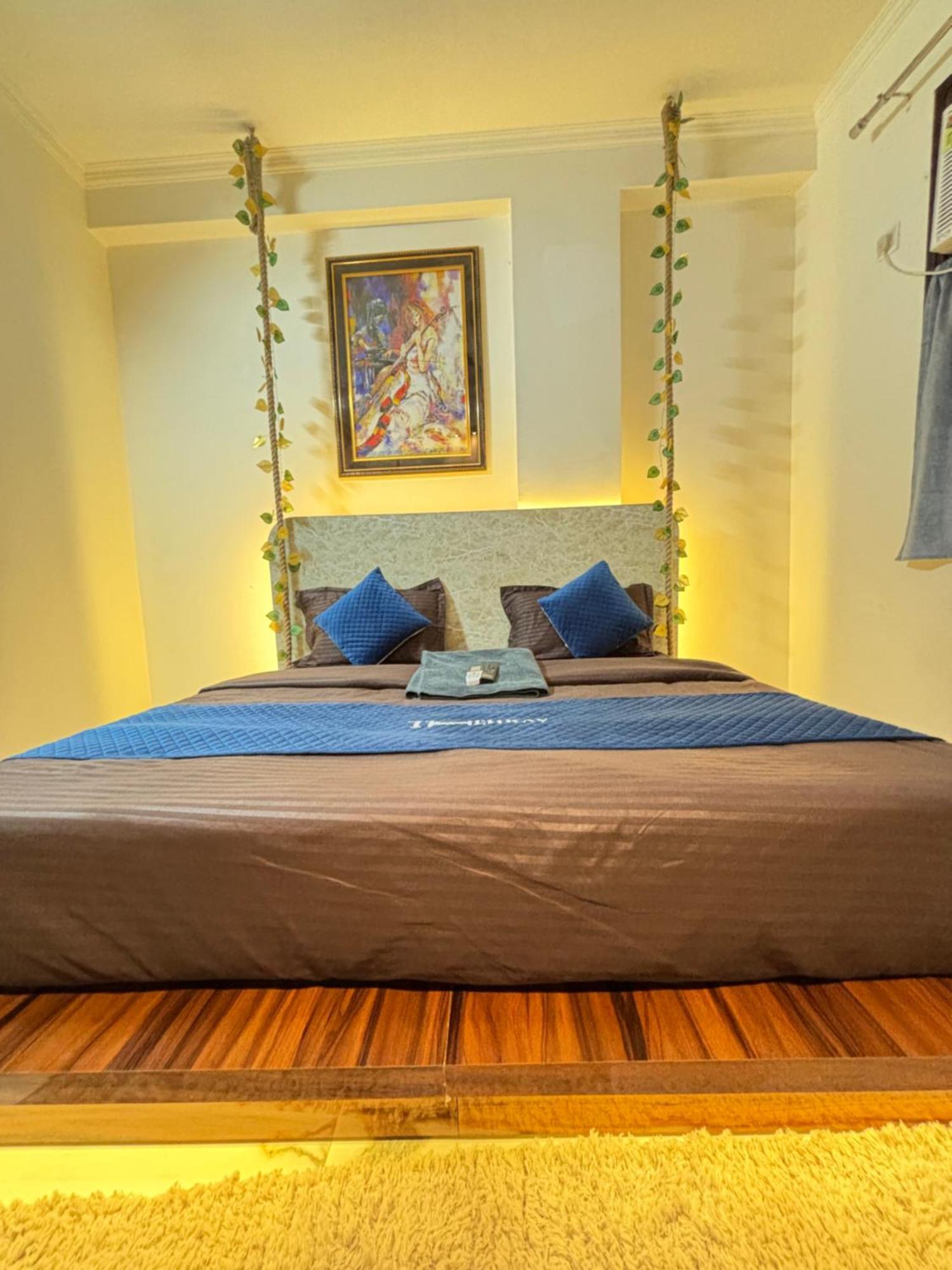 Thehrav 2bhk Mh 02 New Delhi