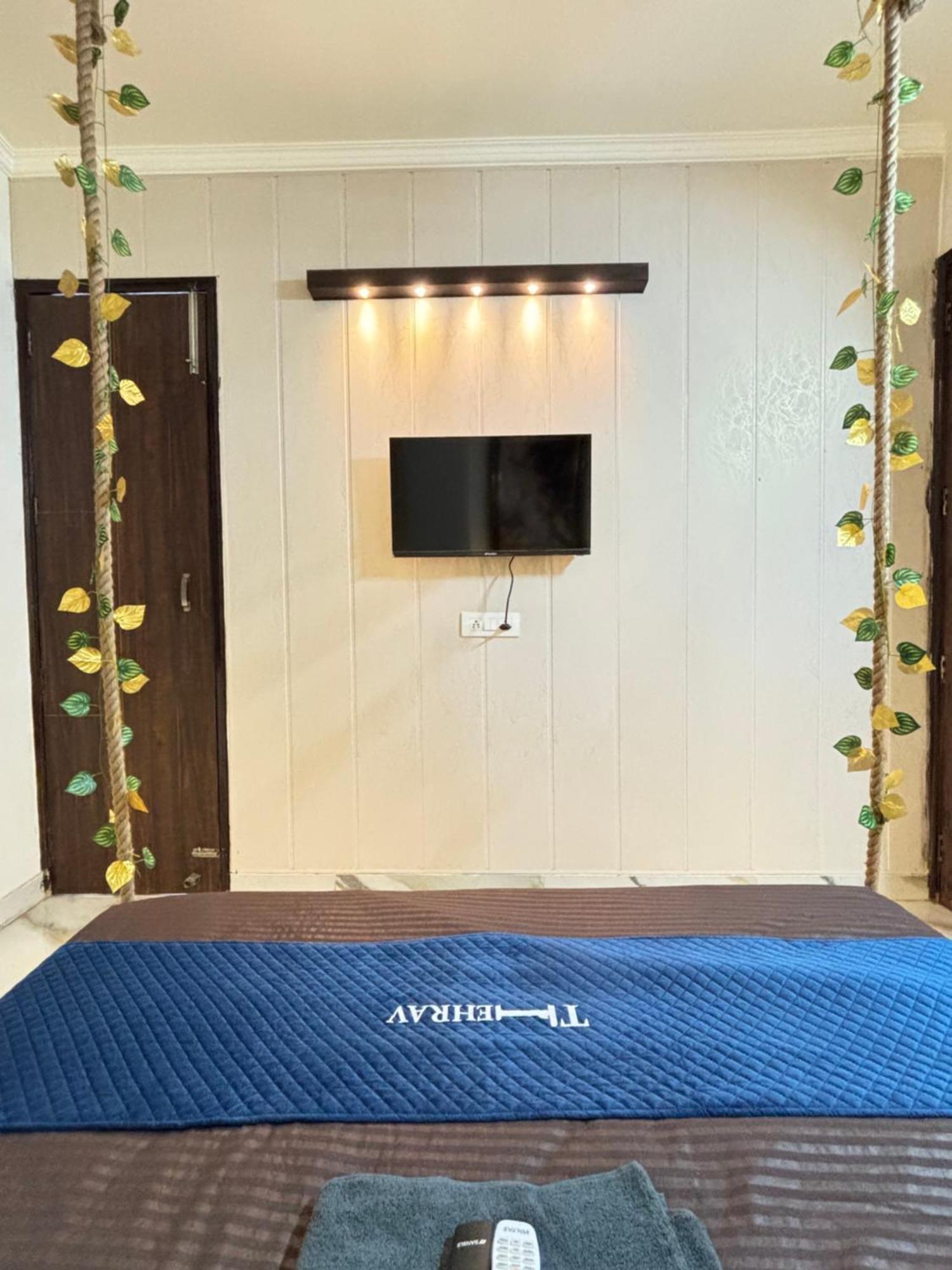 Thehrav 2bhk Mh 02 Apartment *