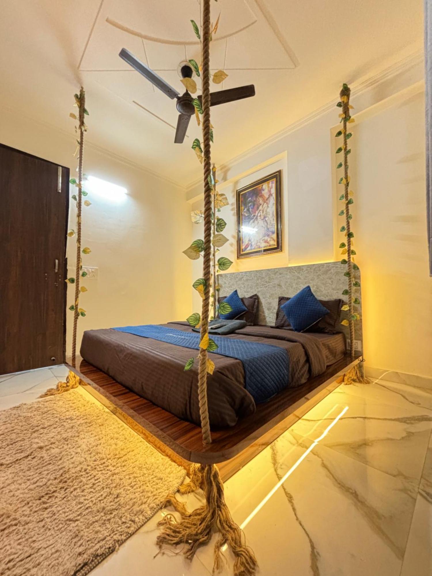 Thehrav 2bhk Mh 02 *