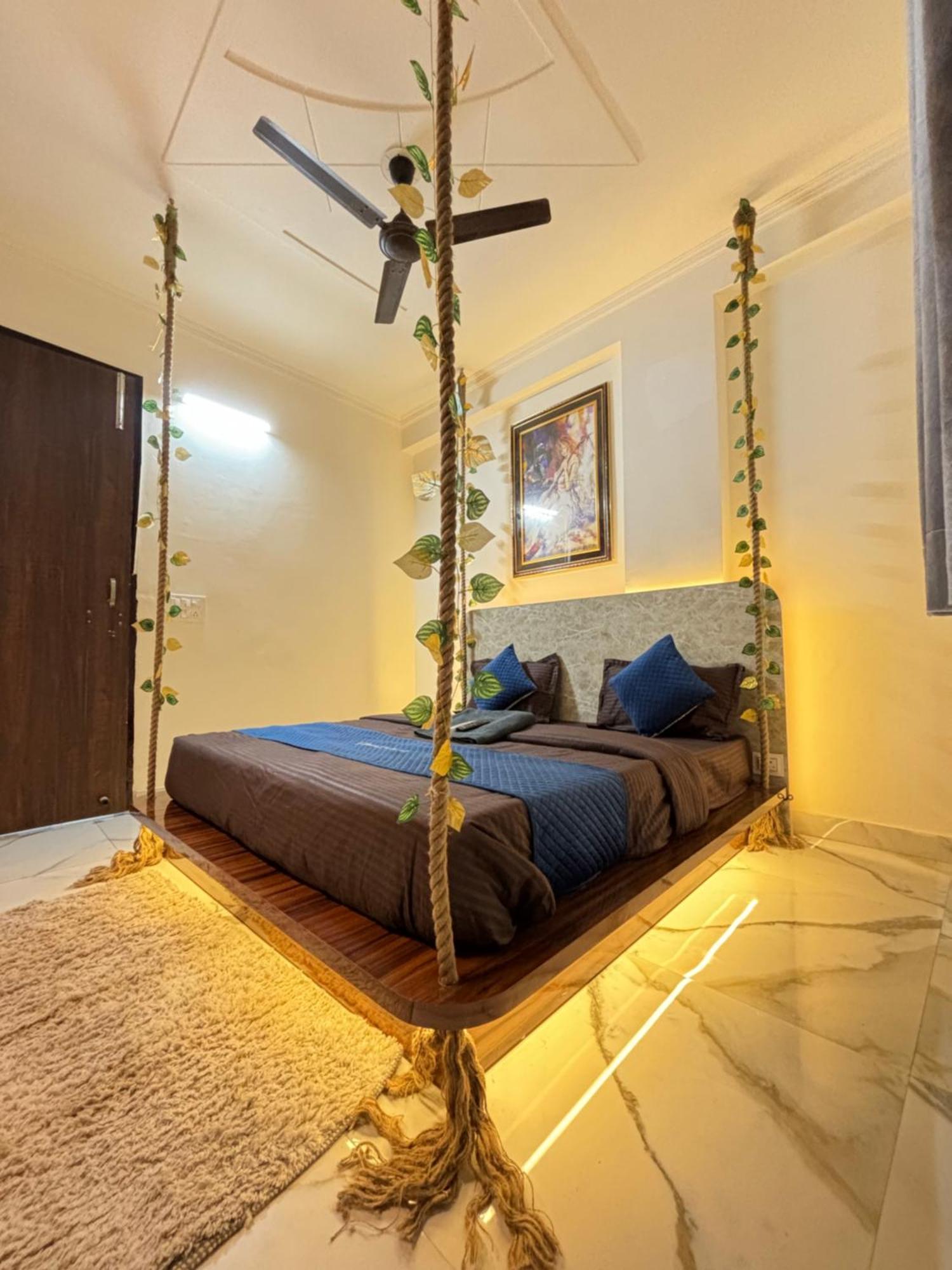 Thehrav 2bhk Mh 02 *
