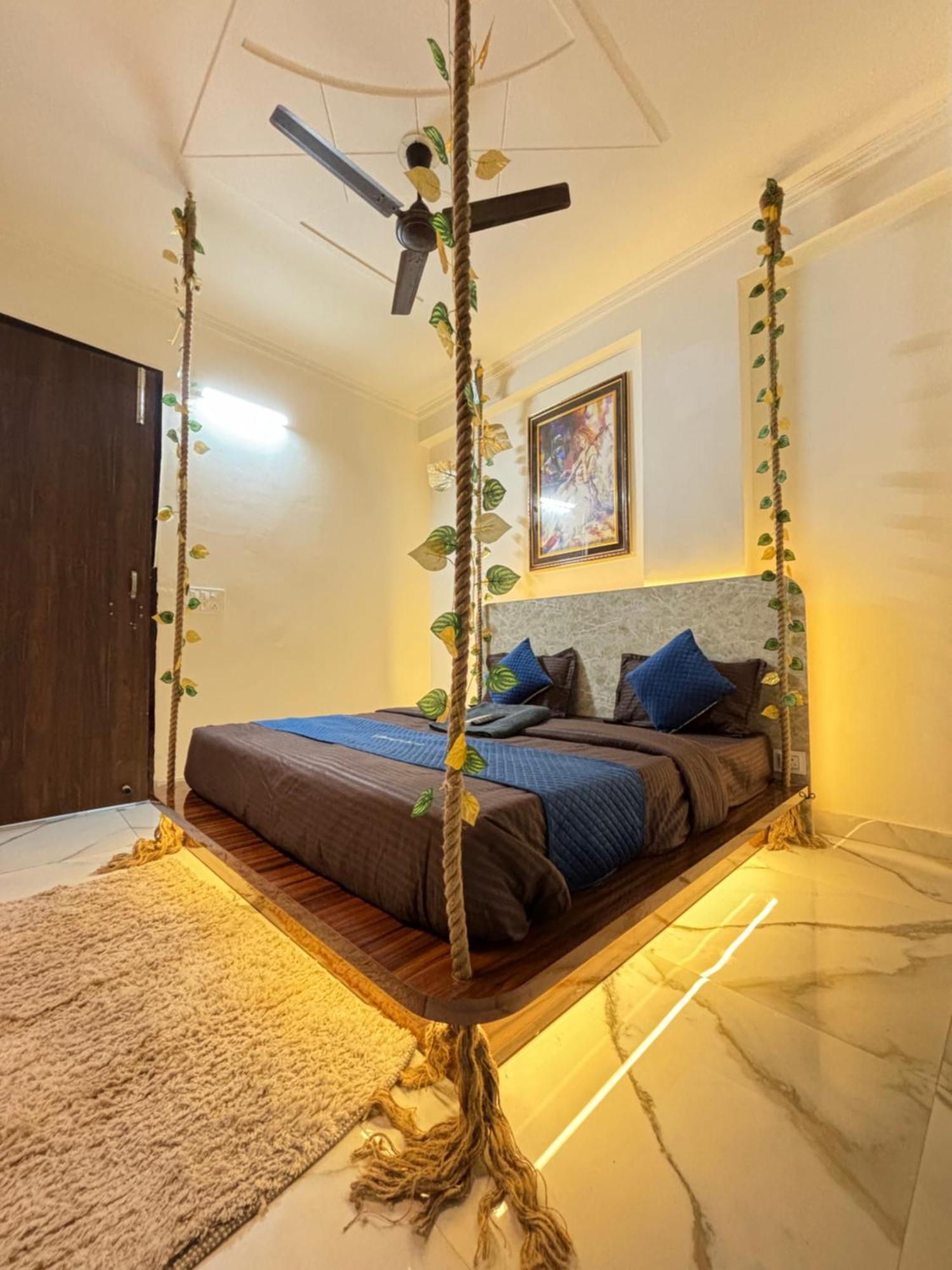 Apartment Thehrav 2bhk Mh 02 New Delhi