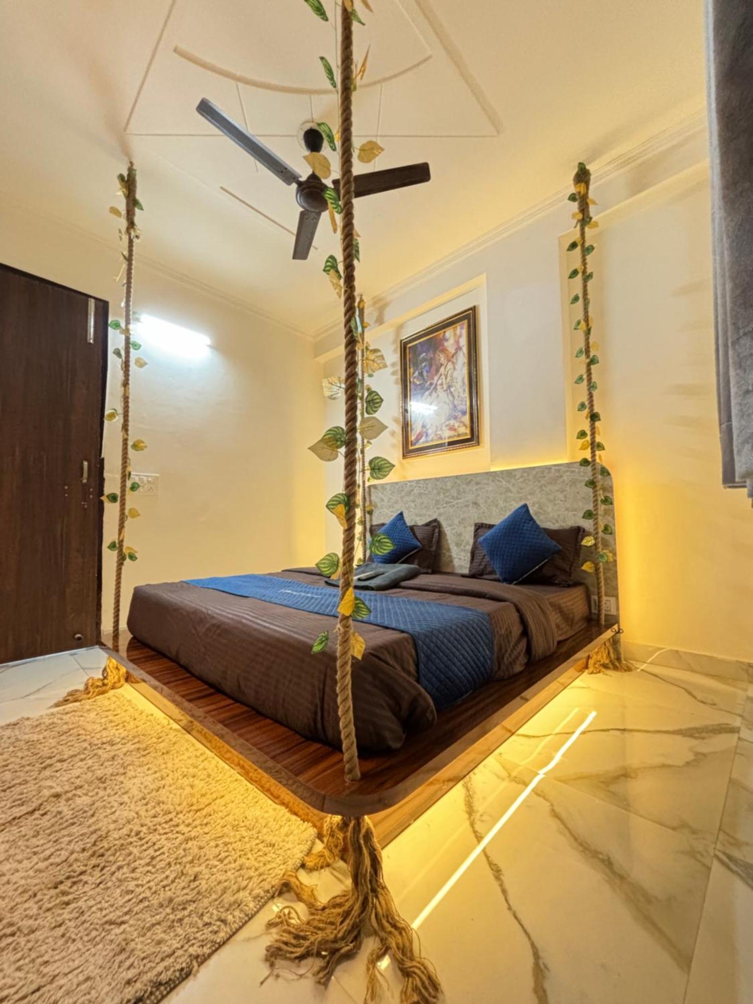Thehrav 2bhk Mh 02 Apartment *
